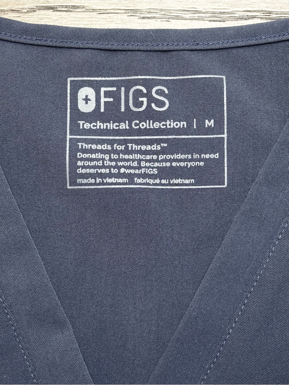 FIGS Casma 3 Pocket Scrub Top Night Sky Blue Technical Collection Medium FW1100 - Picture 3 of 4